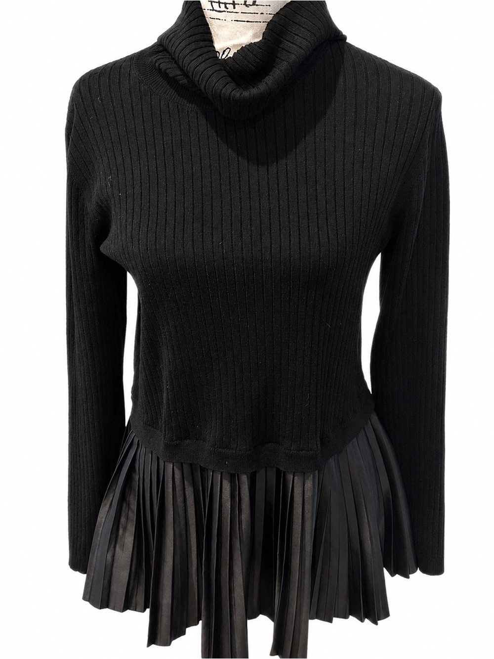 EUC-Black Ribbed Turtleneck Sweater with Pleated Hem fits like an XL